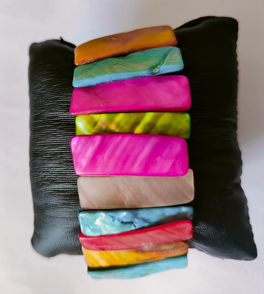 Parelmoer diverse kleuren elastische schelp armband, Sieraden, Tassen en Uiterlijk, Armbanden, Ophalen of Verzenden, Zo goed als nieuw