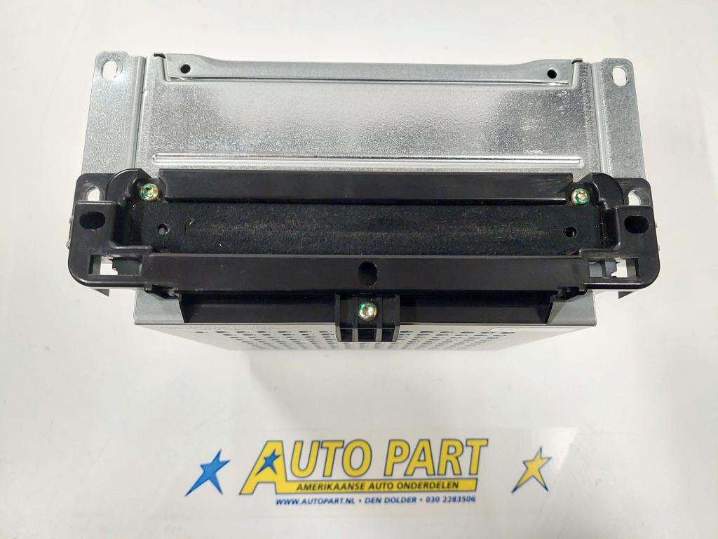 Dodge Charger radio/cd speler 2013-2014, Gebruikt, PO Box 21-8004 | Auburn Hills, MI 48321-8004, Amerikaanse onderdelen, Ophalen of Verzenden