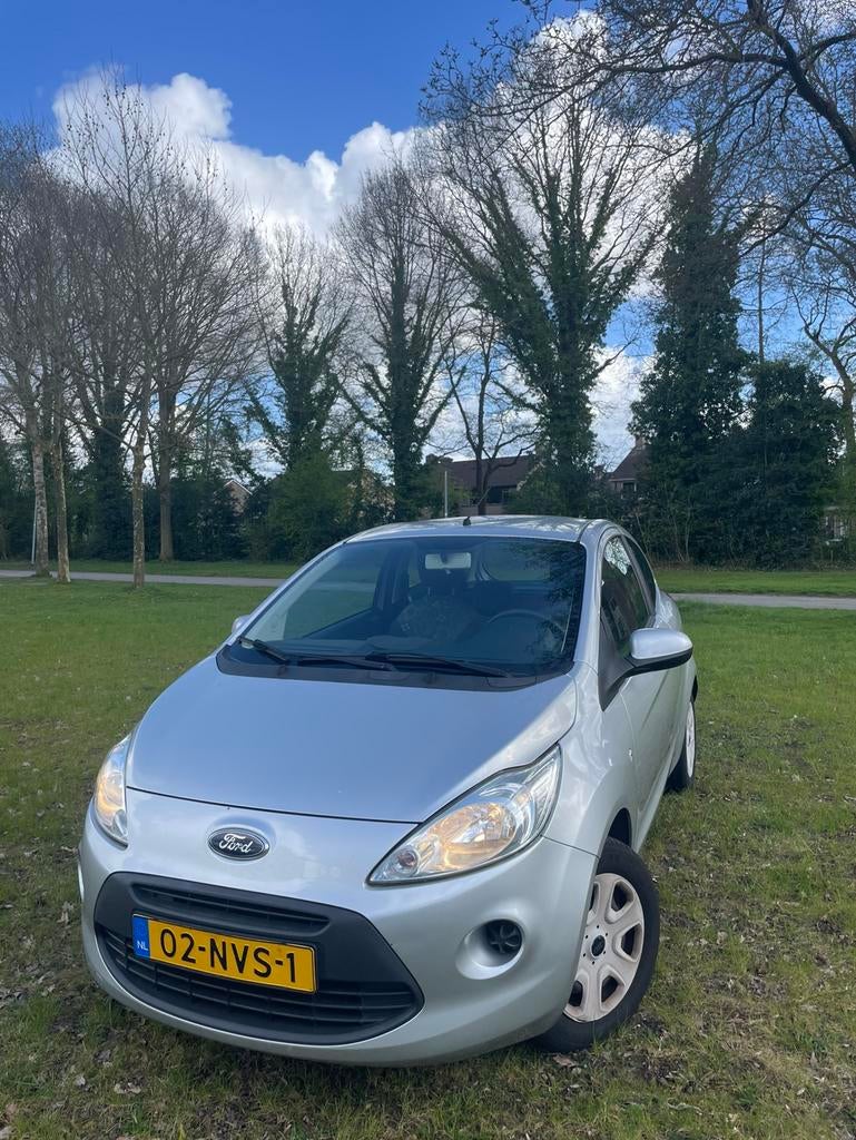 Ford Ka 1.2 51KW 2010 Grijs / Airco, Auto's, Voorwielaandrijving, 1242 cc, 4 cilinders, 4 stoelen