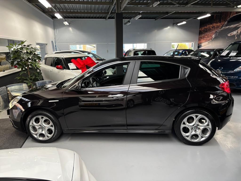 Alfa Romeo Giulietta 1.4 Turbo MultiAir Business Super / Nav, Stof, 4 cilinders, Met garantie (alle), Zwart