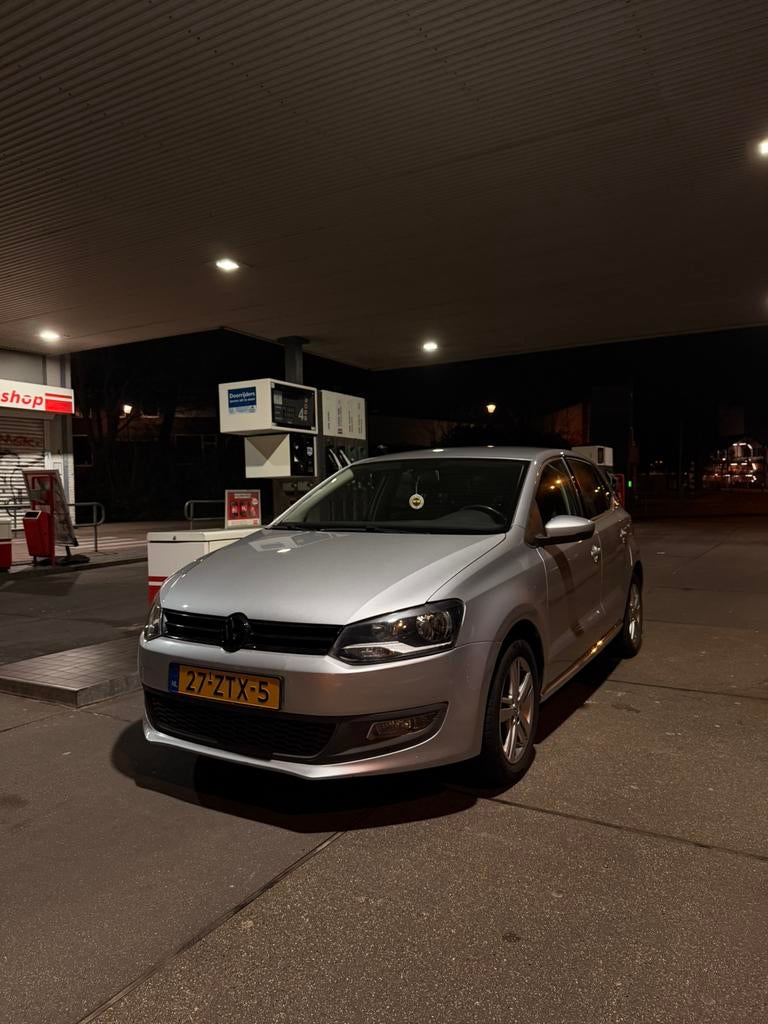 Volkswagen Polo 6R. 1.2 2011 PDC. CarPlay. Cruise Control, Auto's, Volkswagen, Voorwielaandrijving, 967 kg, 40 €/maand, 1198 cc