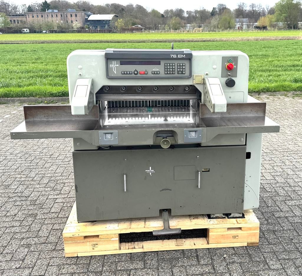 Polar 76EM - papiersnijmachine / guillotine, Ophalen