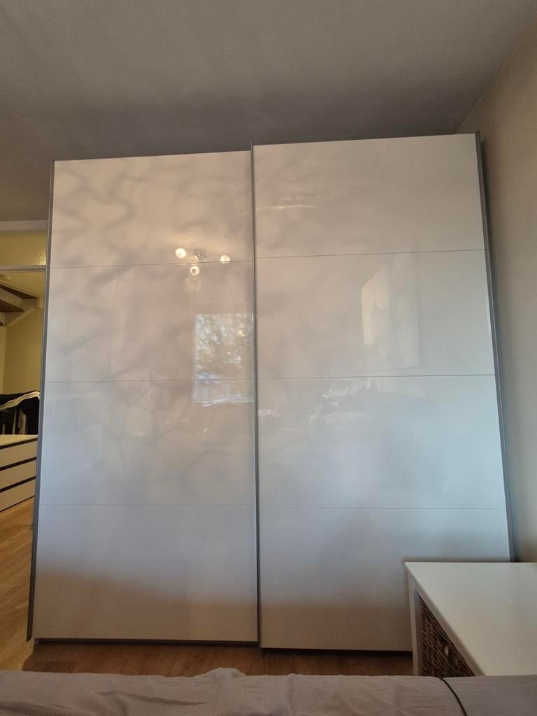 Grote hoogglans witte schuifdeurkast - 222x200x64cm, Gebruikt, 200 cm of meer, 200 cm of meer, 50 tot 75 cm