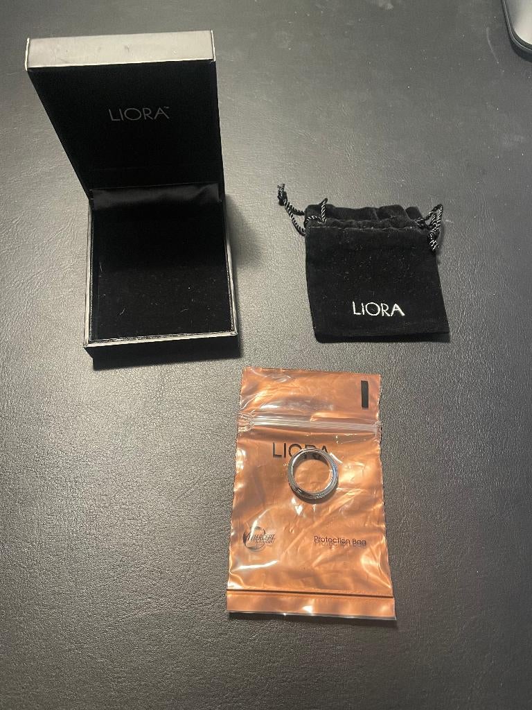 Liora Swarovski ring, Nieuw, Ophalen of Verzenden, 17 tot 18, Met edelsteen