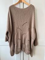 Oversized zachte trui taupe, One Size, Ophalen of Verzenden, Zo goed als nieuw, Maat 46/48 (XL) of groter, Bruin