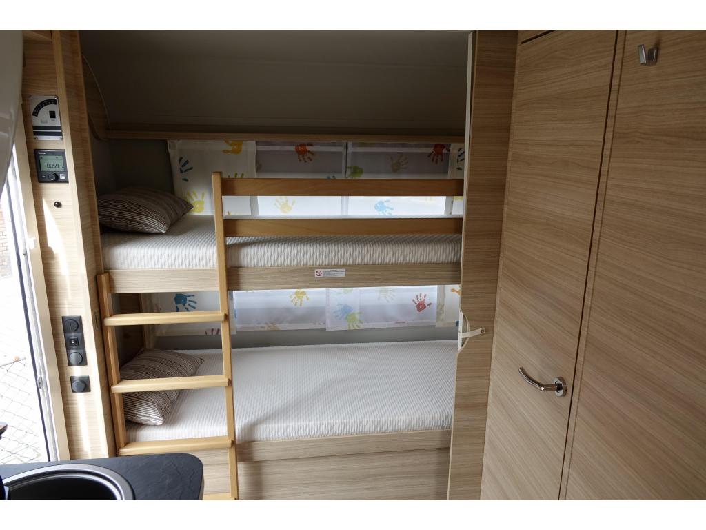 Tabbert Vivaldi 560 EMK E&P Level Airco Luifel Mover, Tabbert, 5 tot 6 meter, Schokbreker, Bedrijf