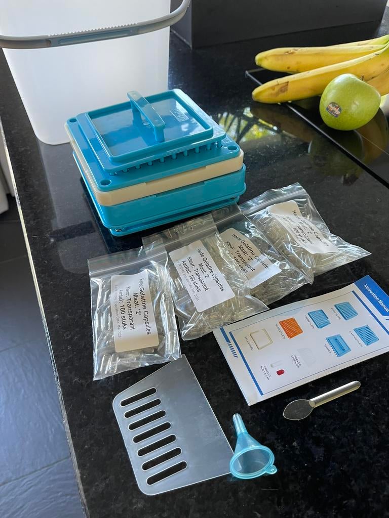 Capsuleer machine mt 2 met 300 lege capsules, Ophalen of Verzenden, Zo goed als nieuw, Poeder of Drank