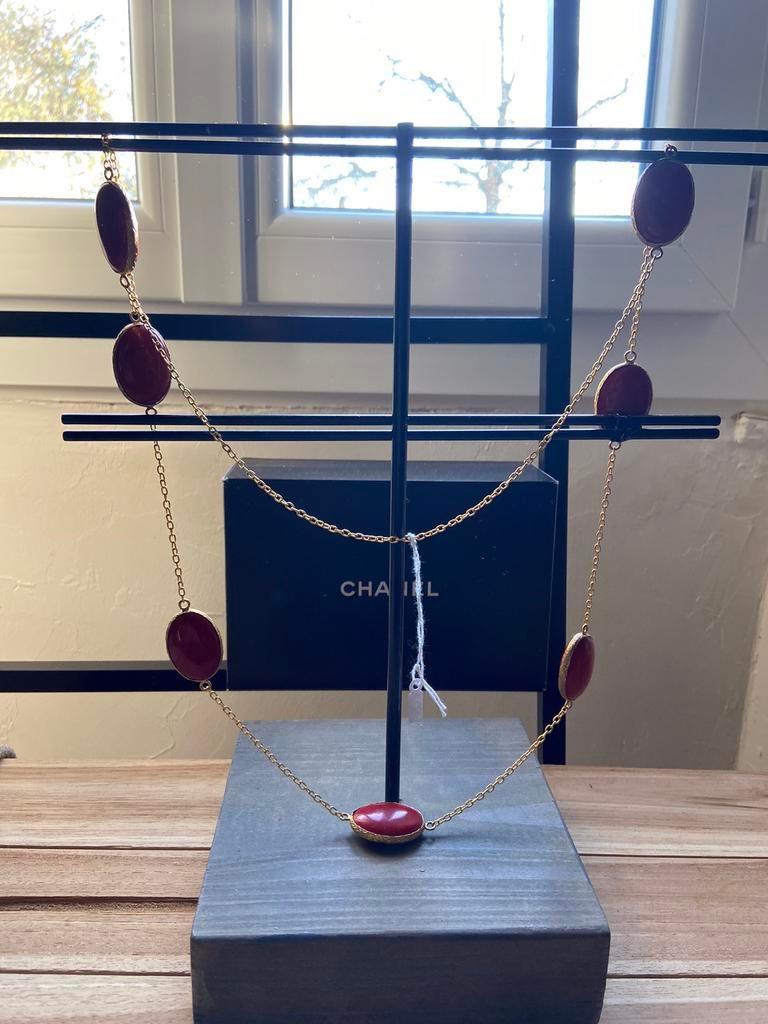 Sarah Lou kettng (goud met rode edelstenen) nieuw, Sieraden, Tassen en Uiterlijk, Kettingen, Nieuw, Ophalen of Verzenden, Met edelsteen