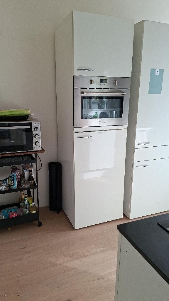 Gratis op te halen keukenkast en inbouw oven magnetron, Gebruikt, Oven, Inbouw, Draaiplateau