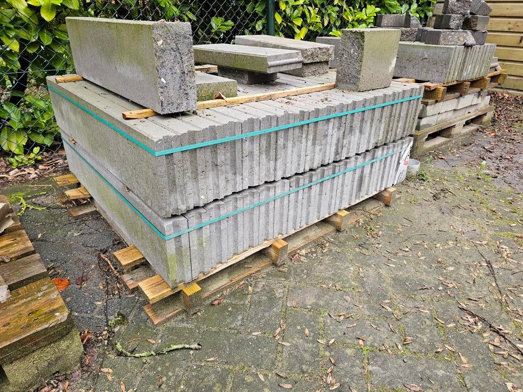 Nieuwe en zo goed als nieuwe opsluitbanden, Tuin en Terras, Tegels en Klinkers, Ophalen, Overige typen, Nieuw, Minder dan 5 m²