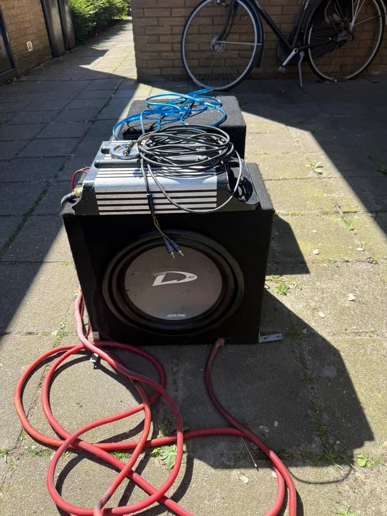 Alpine Subwoofer met 12volt versterker, Auto diversen, Autospeakers, Ophalen