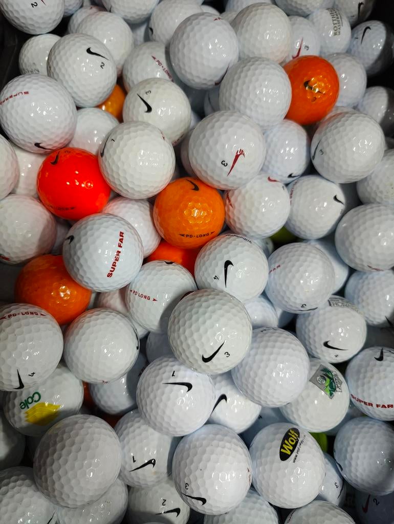 Nike pd soft golfballen 50 stuks AAAA kwaliteit super deal, Ophalen of Verzenden, Zo goed als nieuw, Bal(len)