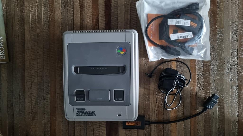 Nintendo Super NES console, Ophalen, Gebruikt, Met 2 controllers, Met games