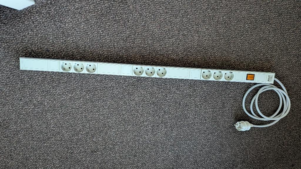 Groot stekkerdoos Schroff 16A/250V, Ophalen of Verzenden, Zo goed als nieuw