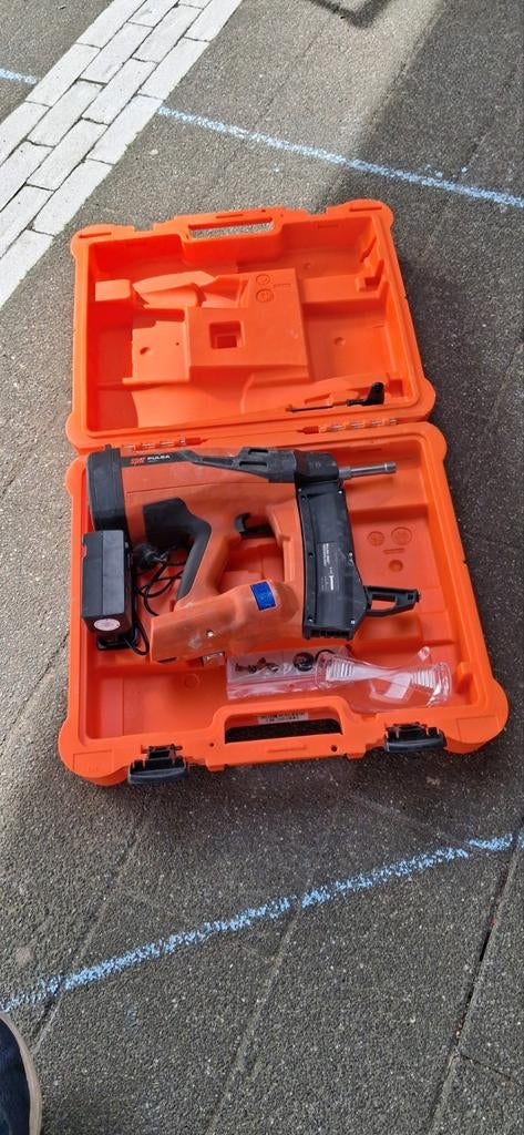 Spit Pulsa 800P Gas tacker met accu en koffer, Ophalen of Verzenden, Zo goed als nieuw