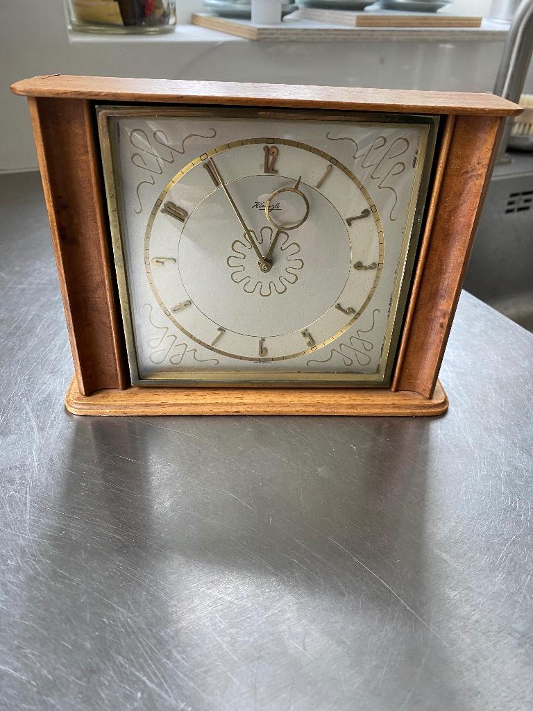 Kienzle Art Deco Bauhaus Wood Desk clock Heinrich Moller, Ophalen of Verzenden