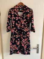 Le Pep Jurk met bloemenprint en twee zakken, Kleding | Dames, Ophalen of Verzenden, Zo goed als nieuw, Maat 38/40 (M), Zwart