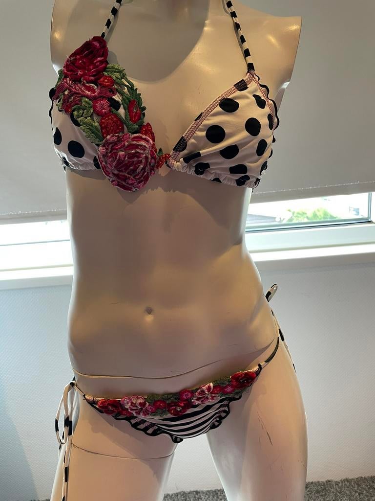 Cosita linda bikini met aparte bloemen maat m, Kleding | Dames, ., Zwart, Ophalen of Verzenden, Zo goed als nieuw