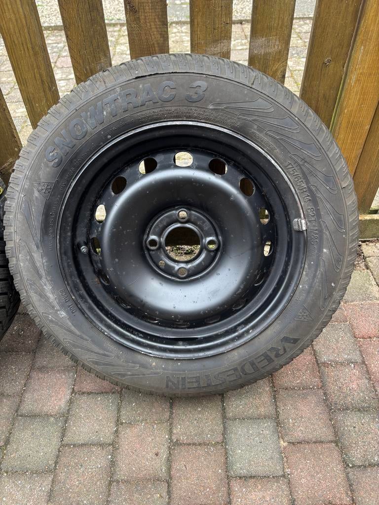 Vredestein Snowtrac 3 Winterbanden op stalen velgen, Ophalen, Gebruikt