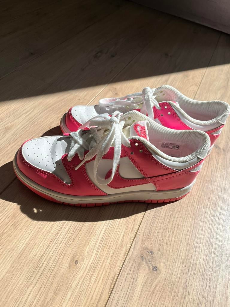 Nike dunks roze, Kleding | Dames, Schoenen, Ophalen of Verzenden, Roze, Sneakers of Gympen, Zo goed als nieuw