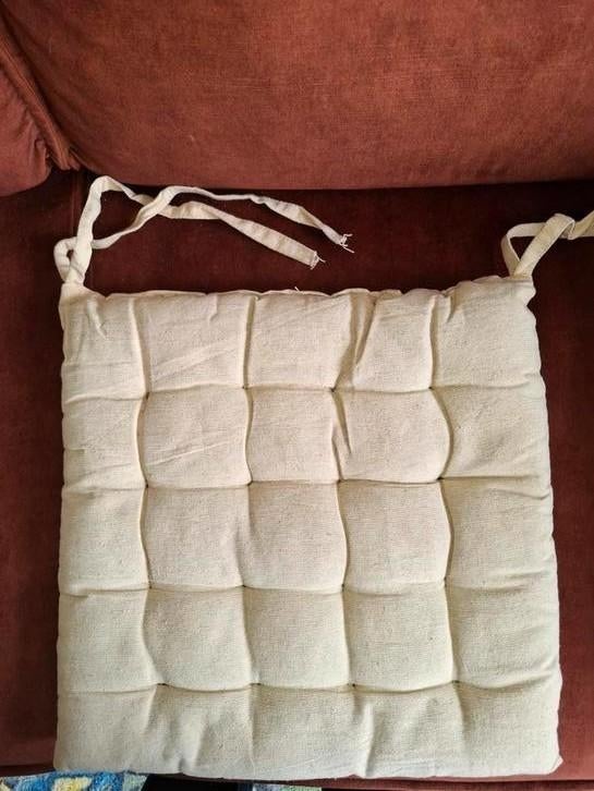 Set van 4 z.g.a.n. crèmekleurige kussens 40x40cm, Ophalen, Gebruikt, Beige, Vierkant