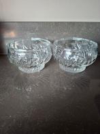 Twee glazen schaaltjes, Ophalen