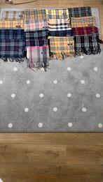 17 BURBERRY SJAALS (VINTED PACK), Kleding | Dames, Ophalen of Verzenden, Zo goed als nieuw, Maat 46/48 (XL) of groter, Sjaal