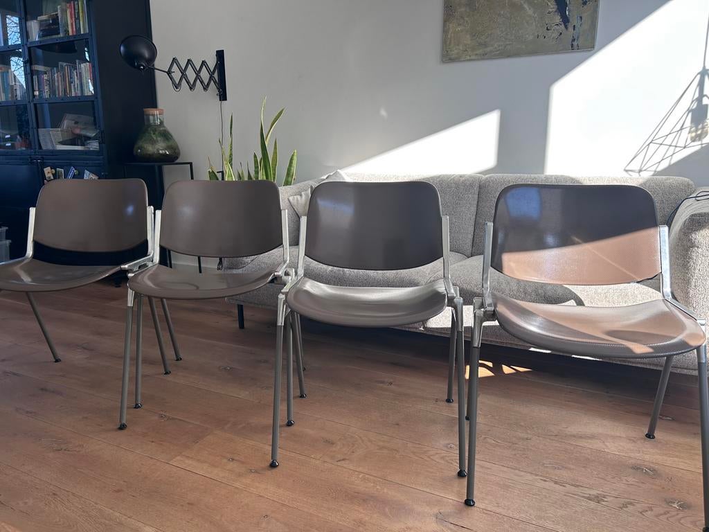 Stoel Castelli DSC 106 industrieel (4 stuks), Huis en Inrichting, Stoelen, Ophalen, Kunststof, Gebruikt, Bruin