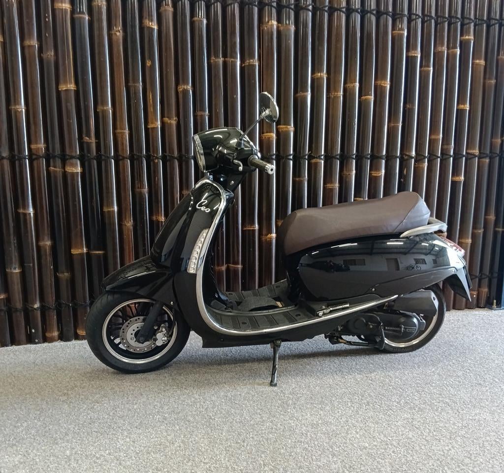 NIMOTO CEO SCOOTER ZWART 50CC GEEL KENTEKEN, Ophalen, Zo goed als nieuw, Benzine, Overige merken