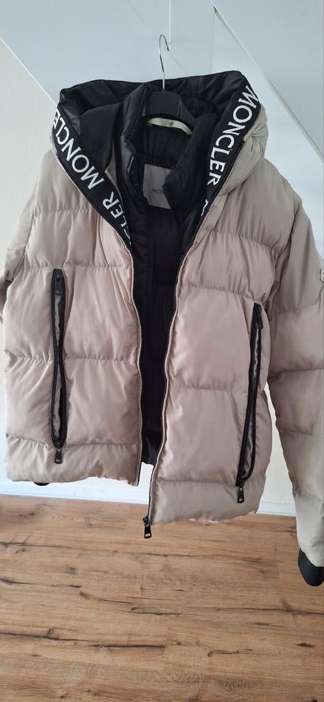 Moncler winterjas te koop, Kleding | Dames, Jassen | Winter, Beige, Moncler, Maat 42/44 (L), Ophalen of Verzenden