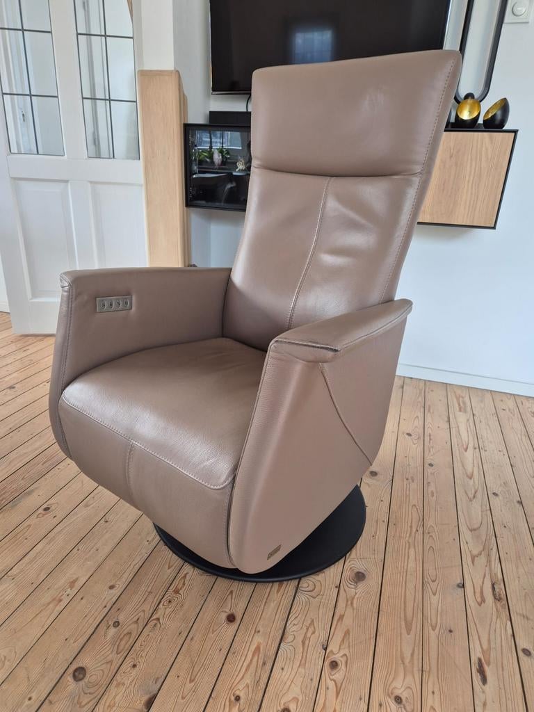Prominent sta op stoel accu electrische relax draaifauteuil, Ophalen of Verzenden, Zo goed als nieuw, Modern, 50 tot 75 cm