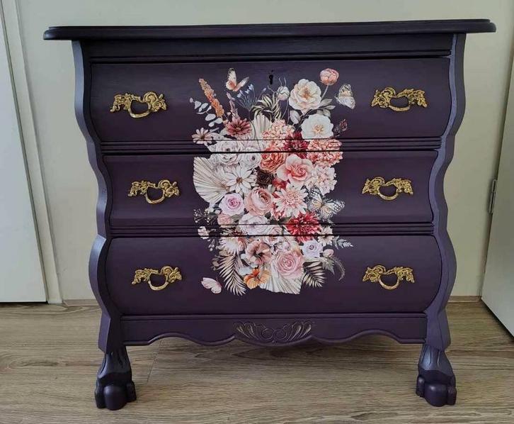 Charmant donkerpaars Buikkastje met Bloemen, Huis en Inrichting, Kasten | Ladekasten, Gebruikt, Minder dan 100 cm, 50 tot 100 cm