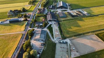 Per direct 2 boxen (3m x 3,5m) vrij beschikbaar voor biedingen
