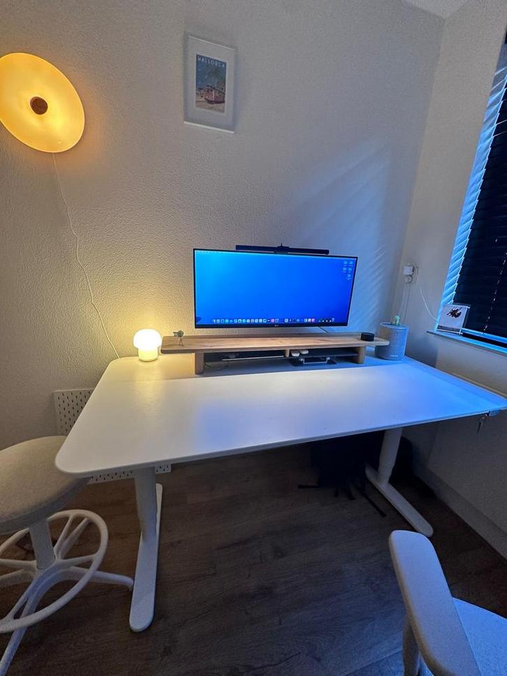 IKEA BEKANT Bureau - In hoogte verstelbaar!, Huis en Inrichting, Bureaus, Gebruikt, Bureau, In hoogte verstelbaar, Ophalen