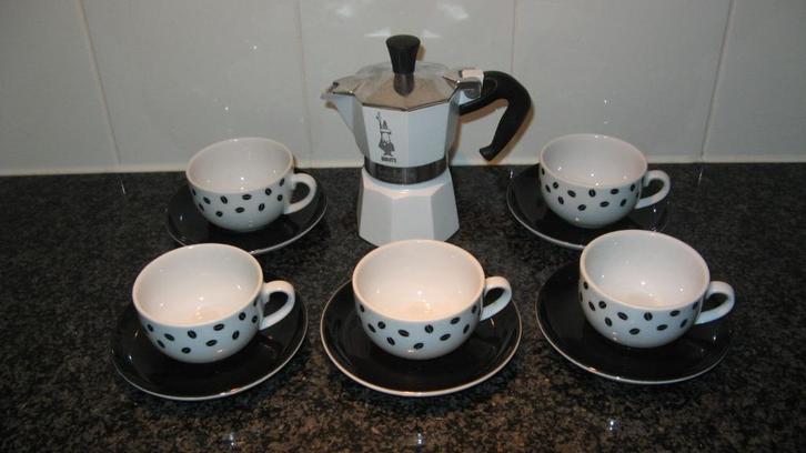 Bialetti mokka percolator 1kops 5 kopjes Mitterteich izgs, Huis en Inrichting, Keuken | Keukenbenodigdheden, Zo goed als nieuw
