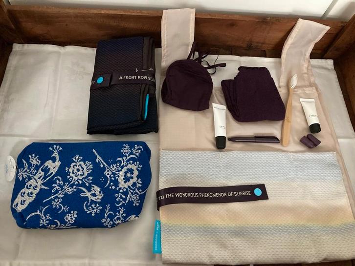 KLM business class tasjes, Verzamelen, Luchtvaart en Vliegtuigspotten, Zo goed als nieuw, Ophalen of Verzenden