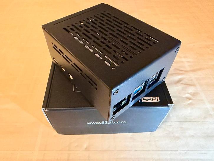 Raspberry Pi 5 – 8GB starterkit + behuizing, fan & SD kaart, Hobby en Vrije tijd, Elektronica-componenten, Nieuw, Ophalen of Verzenden