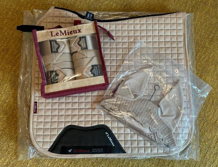 LeMieux Champagne set – NIEUW – Bieden vanaf €195 (set), Dieren en Toebehoren, Paarden en Pony's | Dekens en Dekjes, Zo goed als nieuw