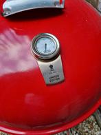 Weber Master-Touch GBS Limited Edition 57 cm Rood + Hoes, Tuin en Terras, Houtskoolbarbecues, Ophalen, Gebruikt