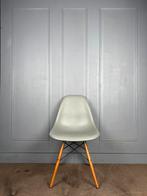 Vitra Eames DSW design stoel, Vitra, Kunststof, Overige kleuren, Ophalen of Verzenden