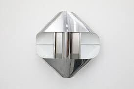Italian design mid century Harvey Guzzini chroom wall lamp beschikbaar voor biedingen