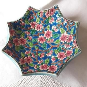 Émaux de Longwy  - vide poche, appelbloesem beschikbaar voor biedingen