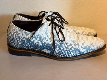 Floris van Bommel model: 18015   maat: 5 = 38 beschikbaar voor biedingen