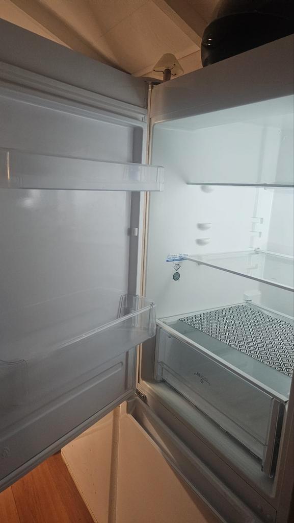 Indesit Koel-vriescombinatie - Goed Onderhouden, Huis en Inrichting, Keuken | Keukenelementen, Gebruikt, 50 tot 75 cm, Ophalen