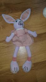 vintage/retro Hema konijn Met jurkje aan geblokt katoen, Kinderen en Baby's, Speelgoed | Knuffels en Pluche, Ophalen of Verzenden