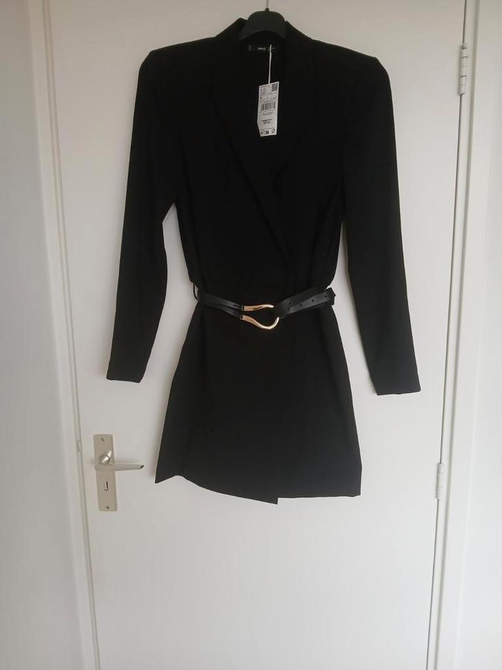 Zwarte blazerdress Mango, Kleding | Dames, Jurken, Zo goed als nieuw, Zwart, Boven de knie, Ophalen of Verzenden