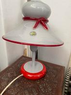 Lamp met glazen kap als hoed, rode rand en lint ook van glas, Italy, Ophalen of Verzenden, Minder dan 50 cm, Glas