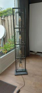 Stoere stalen staande lamp met 4 lampen., Huis en Inrichting, Lampen | Vloerlampen, Ophalen, Zo goed als nieuw