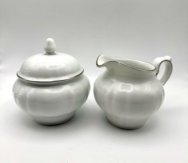 Suiker en melk kannetje van hutschenreuther. Goed lezen!, Huis en Inrichting, Keuken | Servies, Gebruikt, Overige typen, Overige stijlen