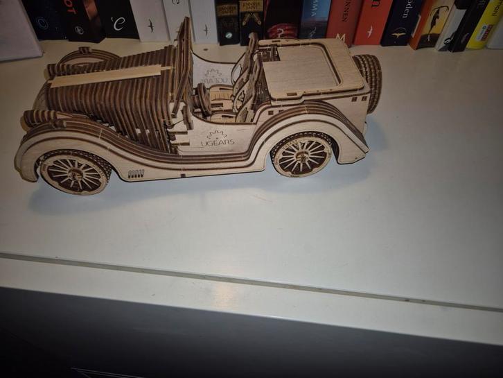 Houten Roadster Modelauto met Opwindmechanisme, Hobby en Vrije tijd, Modelbouw | Auto's en Voertuigen, Ophalen